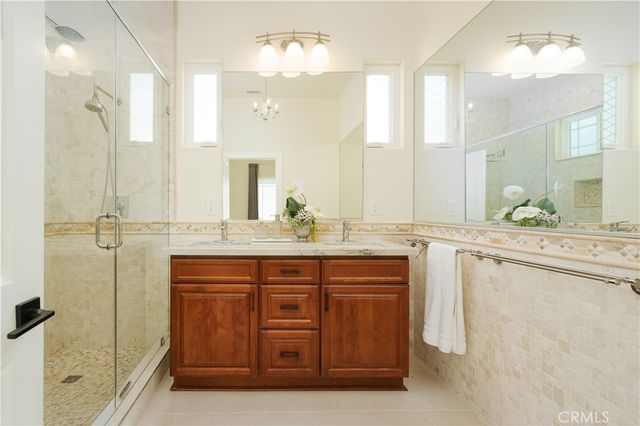 877 N Oakland, Pasadena, CA 91104