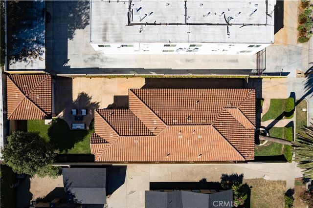 877 N Oakland, Pasadena, CA 91104