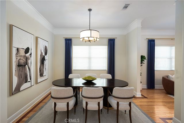 877 N Oakland, Pasadena, CA 91104