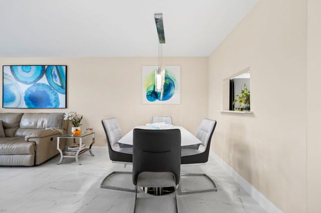 9660 Sunrise Lakes Blvd 103, Sunrise, FL 33322