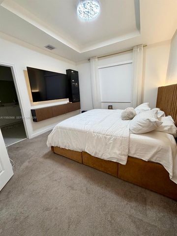 2355 NW 125th St, Miami, FL 33167