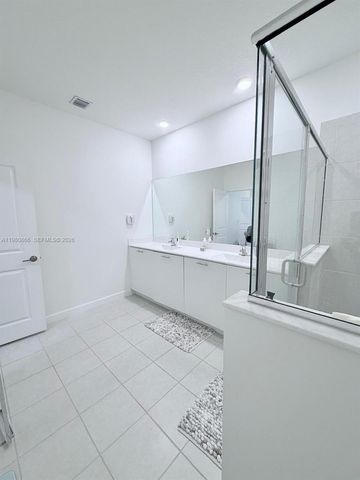 2355 NW 125th St, Miami, FL 33167