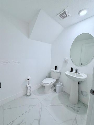 2355 NW 125th St, Miami, FL 33167