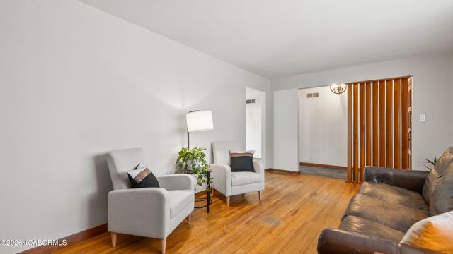 246 LANDWEHR HILLS ROAD, Jefferson City, MO 65101