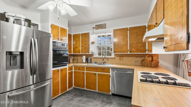 246 LANDWEHR HILLS ROAD, Jefferson City, MO 65101