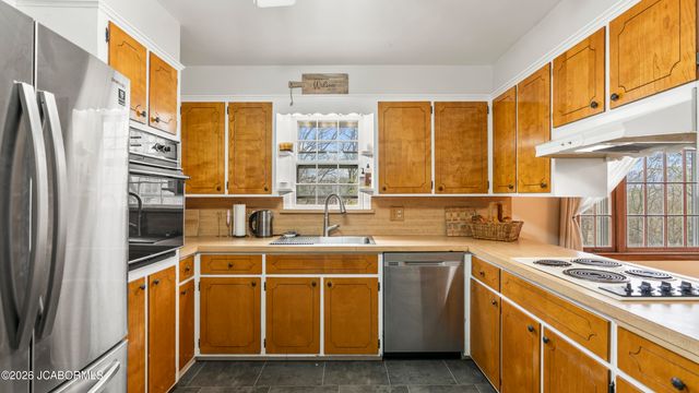 246 LANDWEHR HILLS ROAD, Jefferson City, MO 65101