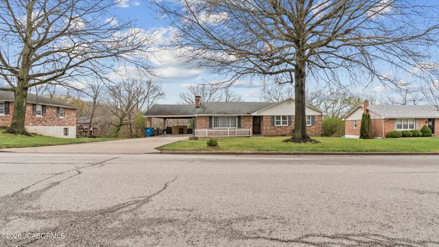 246 LANDWEHR HILLS ROAD, Jefferson City, MO 65101