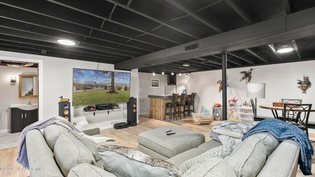 246 LANDWEHR HILLS ROAD, Jefferson City, MO 65101