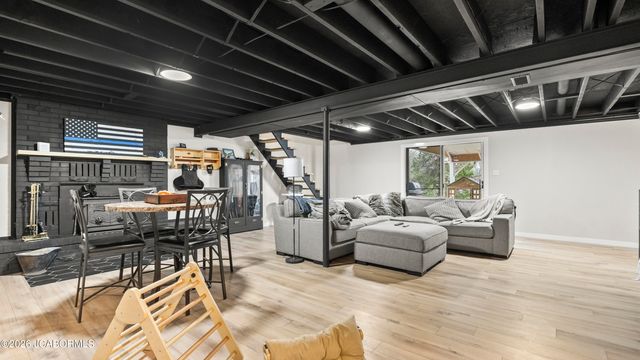 246 LANDWEHR HILLS ROAD, Jefferson City, MO 65101