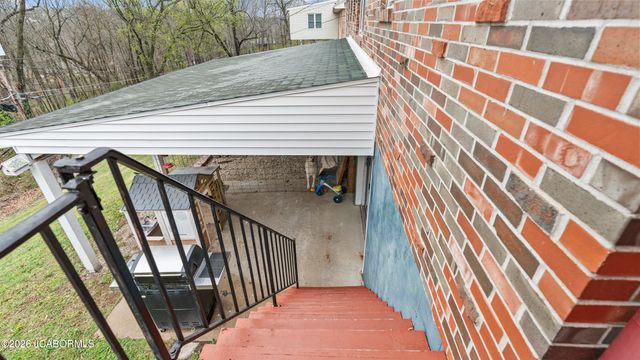 246 LANDWEHR HILLS ROAD, Jefferson City, MO 65101