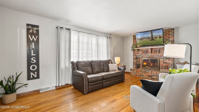 246 LANDWEHR HILLS ROAD, Jefferson City, MO 65101