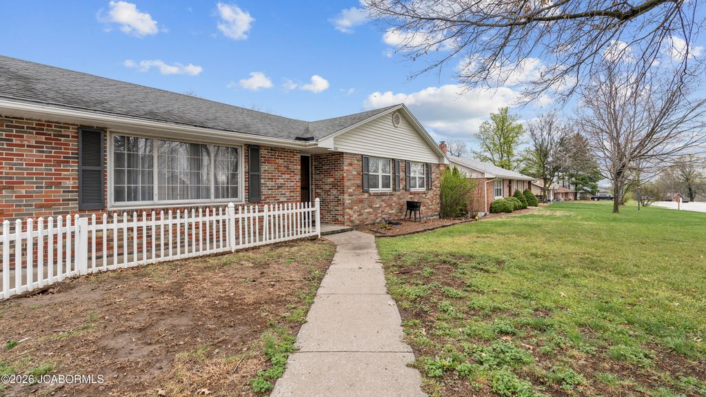 246 LANDWEHR HILLS ROAD, Jefferson City, MO 65101