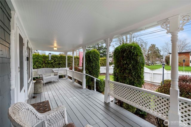 128 5th Avenue NW, Puyallup, WA 98371