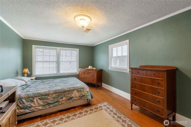 128 5th Avenue NW, Puyallup, WA 98371