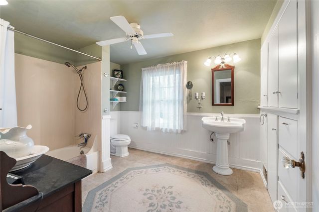 128 5th Avenue NW, Puyallup, WA 98371