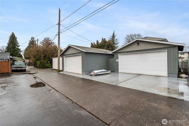 128 5th Avenue NW, Puyallup, WA 98371