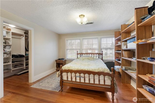 128 5th Avenue NW, Puyallup, WA 98371