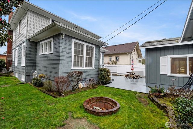 128 5th Avenue NW, Puyallup, WA 98371