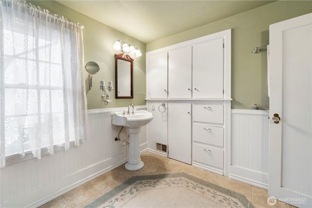 128 5th Avenue NW, Puyallup, WA 98371