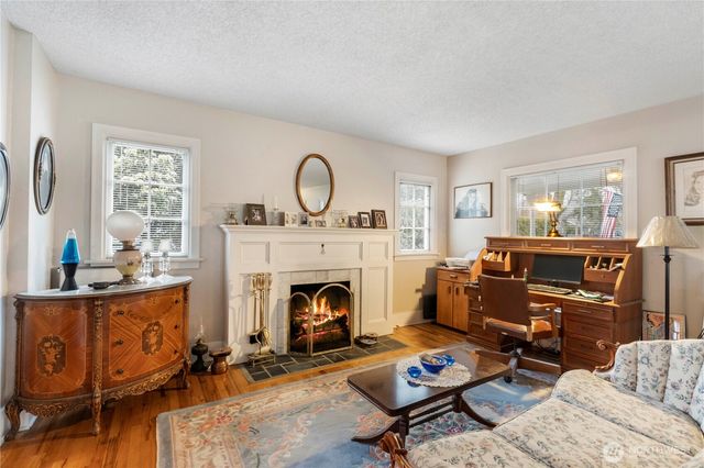 128 5th Avenue NW, Puyallup, WA 98371