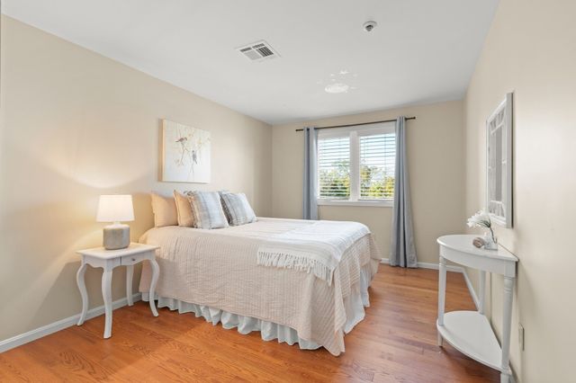38 Dunham Road 204, Beverly, MA 01915