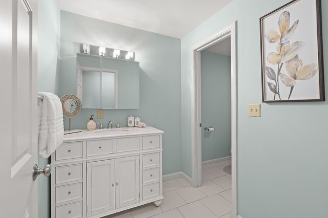 38 Dunham Road 204, Beverly, MA 01915