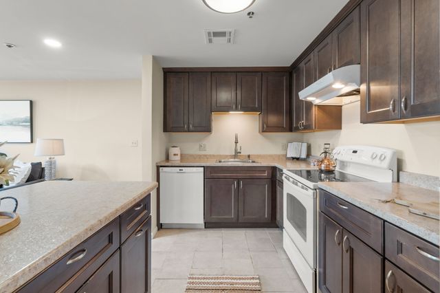 38 Dunham Road 204, Beverly, MA 01915