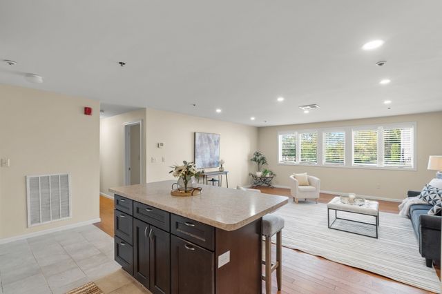 38 Dunham Road 204, Beverly, MA 01915