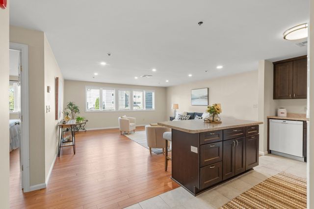 38 Dunham Road 204, Beverly, MA 01915
