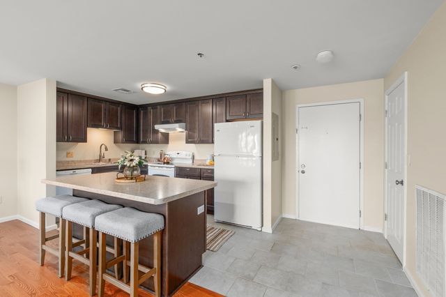 38 Dunham Road 204, Beverly, MA 01915