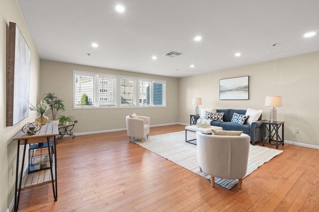 38 Dunham Road 204, Beverly, MA 01915