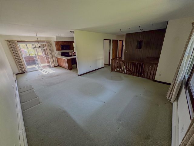 8 Perkinsville Road, Highland, NY 12528