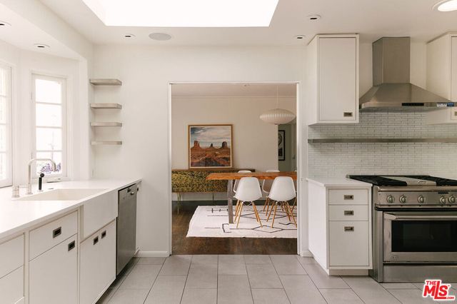 4217 Cromwell Avenue, Los Angeles, CA 90027