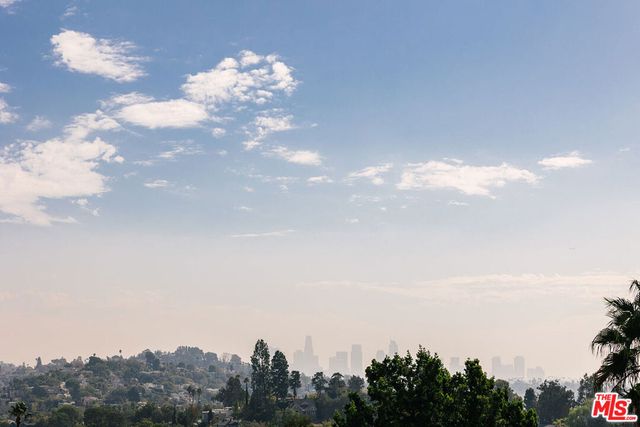 4217 Cromwell Avenue, Los Angeles, CA 90027