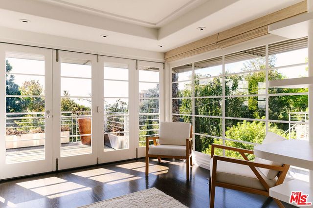 4217 Cromwell Avenue, Los Angeles, CA 90027