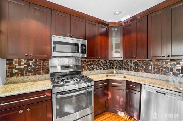 13 Jill Court, Franklin Twsp, NJ 08873