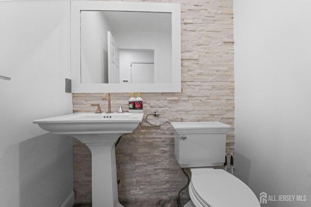 13 Jill Court, Franklin Twsp, NJ 08873