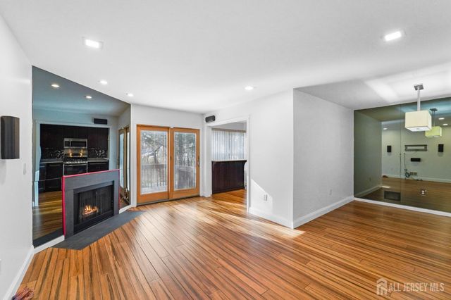 13 Jill Court, Franklin Twsp, NJ 08873