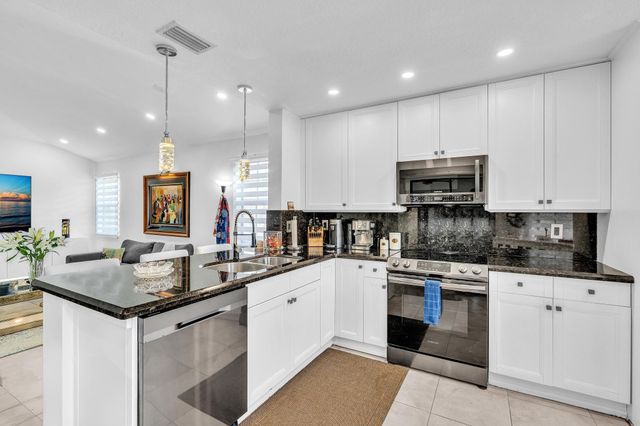 6666 Montego Bay Boulevard B, Boca Raton, FL 33433