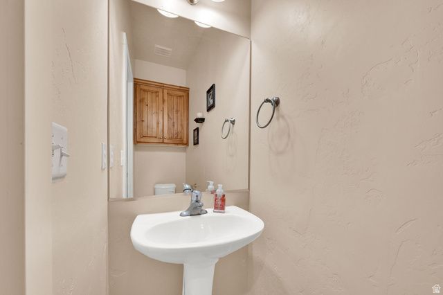 385 E 1000 S, Salem, UT 84653