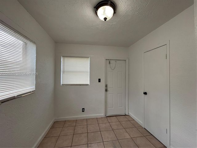3028 NW 2nd St, Pompano Beach, FL 33069