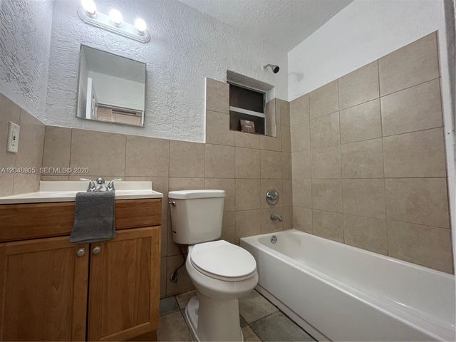 3028 NW 2nd St, Pompano Beach, FL 33069