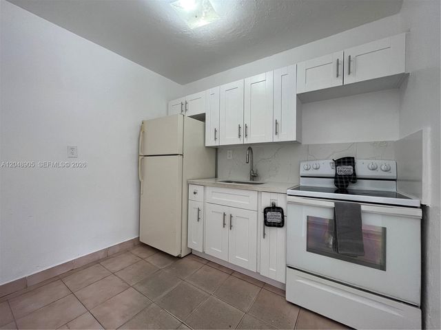 3028 NW 2nd St, Pompano Beach, FL 33069