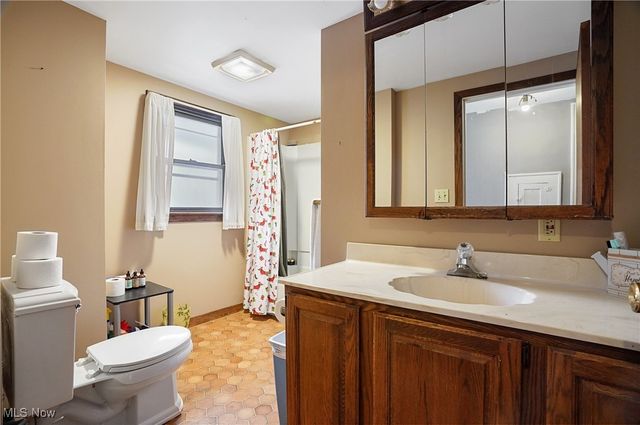 1128 Sackett Avenue, Cuyahoga Falls, OH 44223