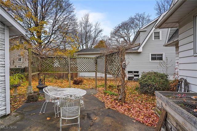 1128 Sackett Avenue, Cuyahoga Falls, OH 44223