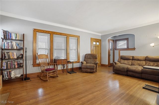 1128 Sackett Avenue, Cuyahoga Falls, OH 44223