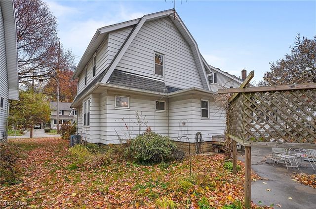 1128 Sackett Avenue, Cuyahoga Falls, OH 44223