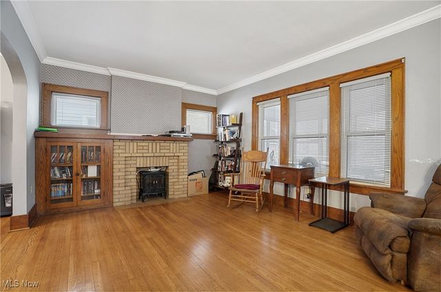 1128 Sackett Avenue, Cuyahoga Falls, OH 44223