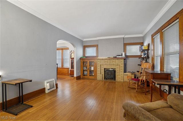 1128 Sackett Avenue, Cuyahoga Falls, OH 44223