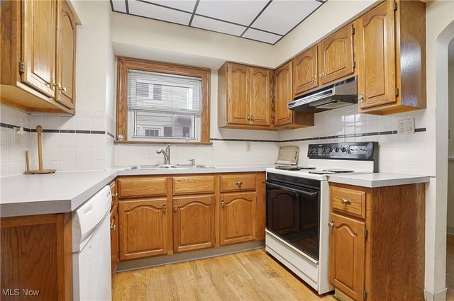 1128 Sackett Avenue, Cuyahoga Falls, OH 44223